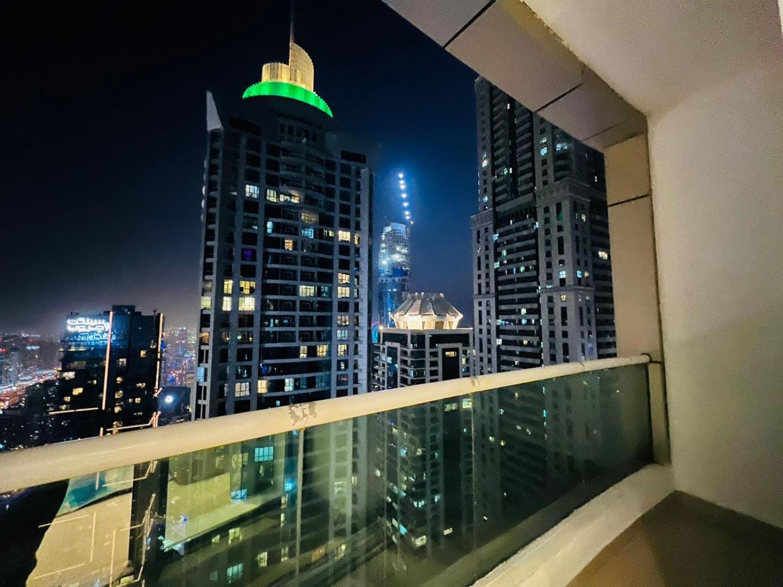 High Floor With City Skyline & Burj Khalifa View 3 Bedroom Unit Marina Дубай Экстерьер фото